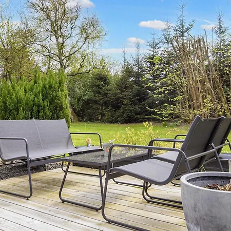 6 Person In Farso-by Traum * Farsø